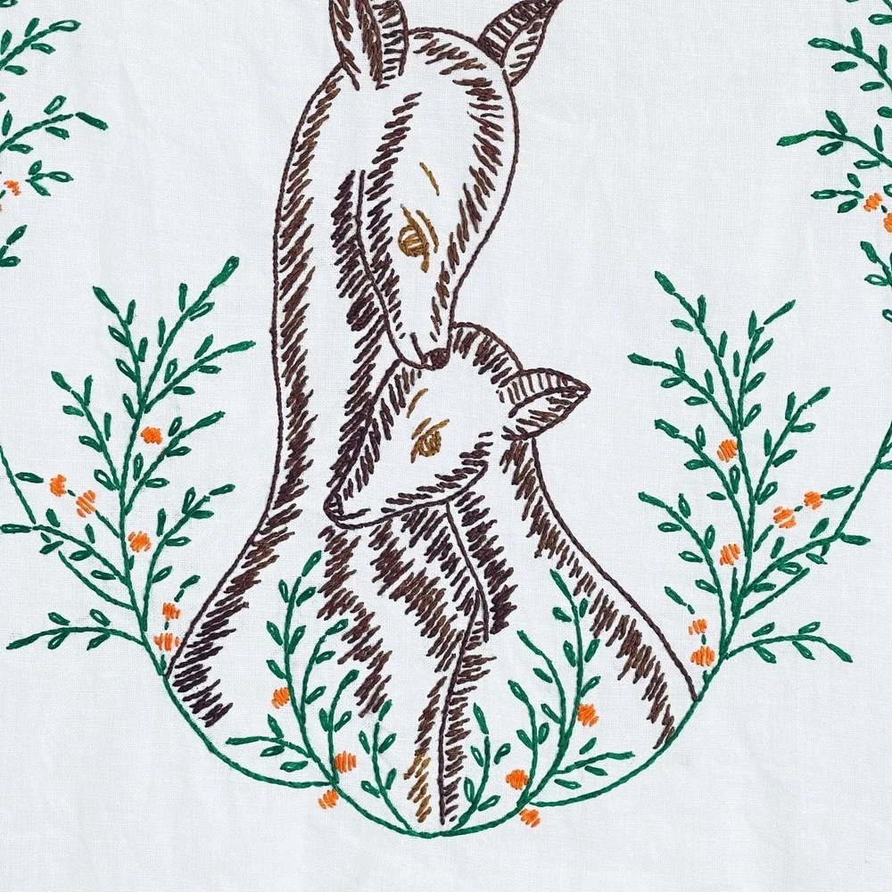 Embroidered Deer Floral Linen Table Runner Crochet Edge Country White Decor READ